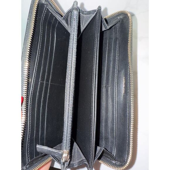 Chanel Black Quilted Leather Zip Around Wallet Gold CC Logo Classic Long Wallet - Picture 2 of 8